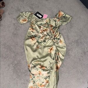 PrettyLittleThing Green Floral Maxi Dress